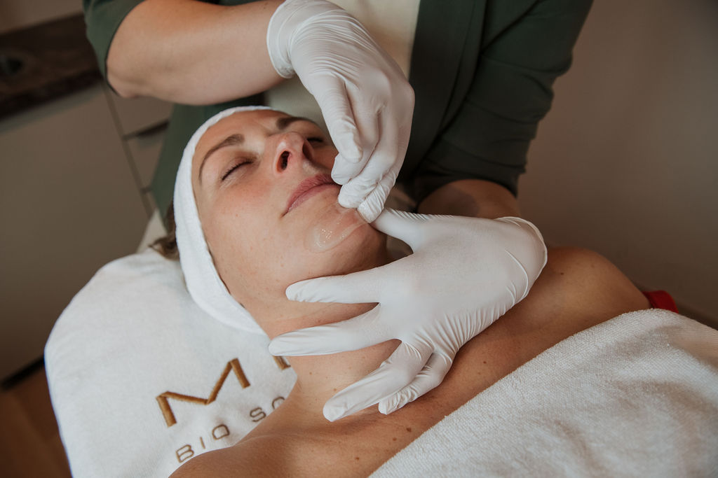 Gezichtsbehandeling in Salon Aurora